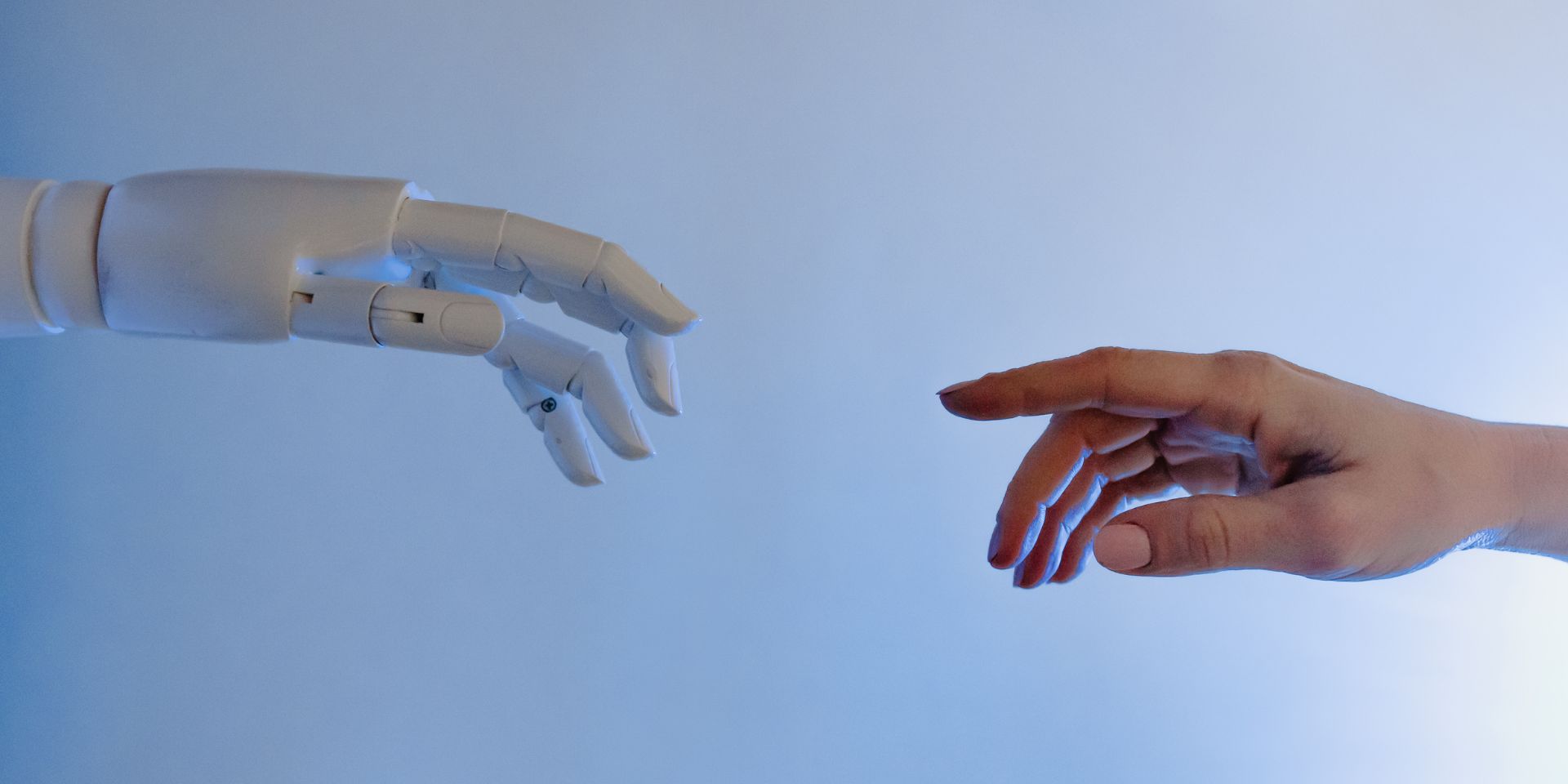 Robot and human hand